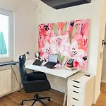 Luxuriöse&stilvolle Mit Spa-bad, Home-office&fitnessbereich Apartment *