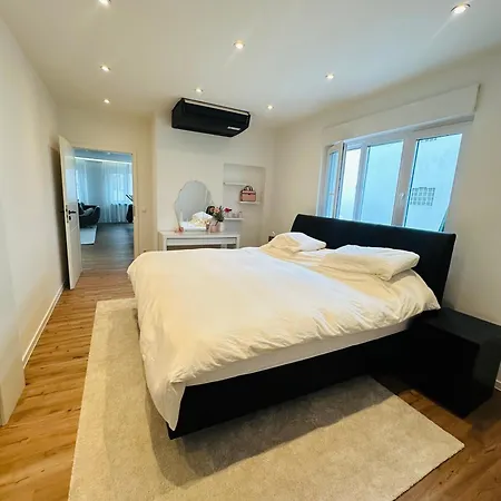 Luxurioese & Stilvolle Mit Spa-bad, Home-office & Fitnessbereich Apartamento Jockgrim