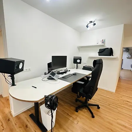 Luxurioese & Stilvolle Mit Spa-bad, Home-office & Fitnessbereich Apartment Jockgrim