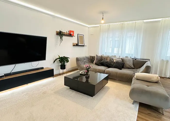 Luxurioese & Stilvolle Mit Spa-bad, Home-office & Fitnessbereich Apartment